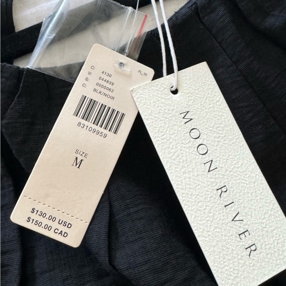 Moon River Black Puff Sleeve Mini Dress - Picture 4 of 4